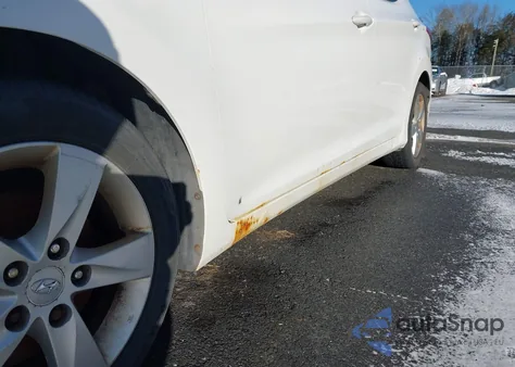 2013 Hyundai Elantra Gls/Limited z USA, uszkodzony, nr VIN 5NPDH4AE5DH210677